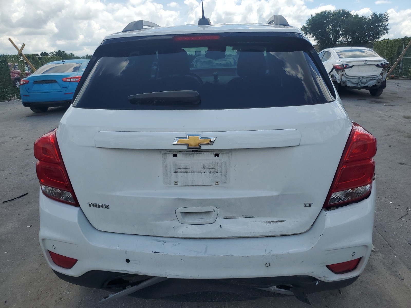 KL7CJLSB7LB075696 2020 Chevrolet Trax 1Lt