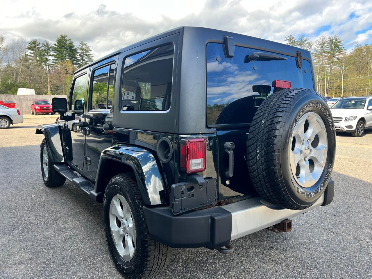 2012 Jeep Wrangler Unlimited Sahara vin: 1C4HJWEG8CL241817