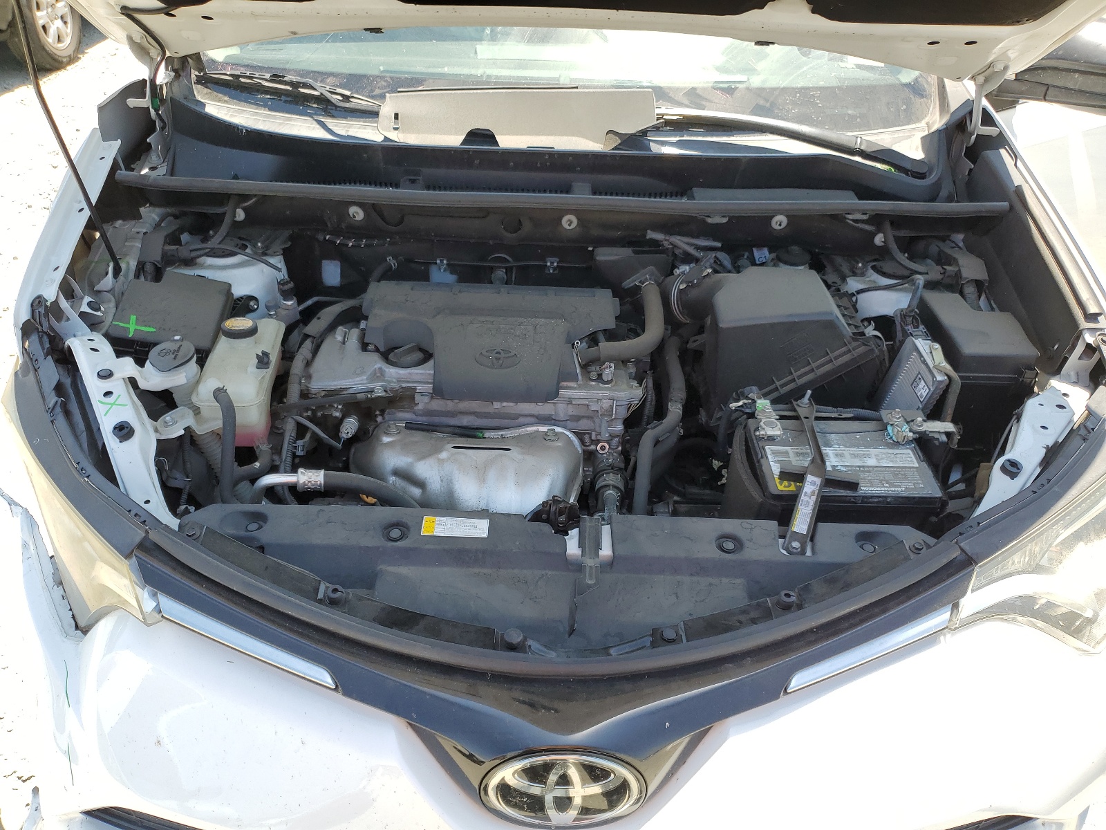 2T3ZFREV9HW352192 2017 Toyota Rav4 Le