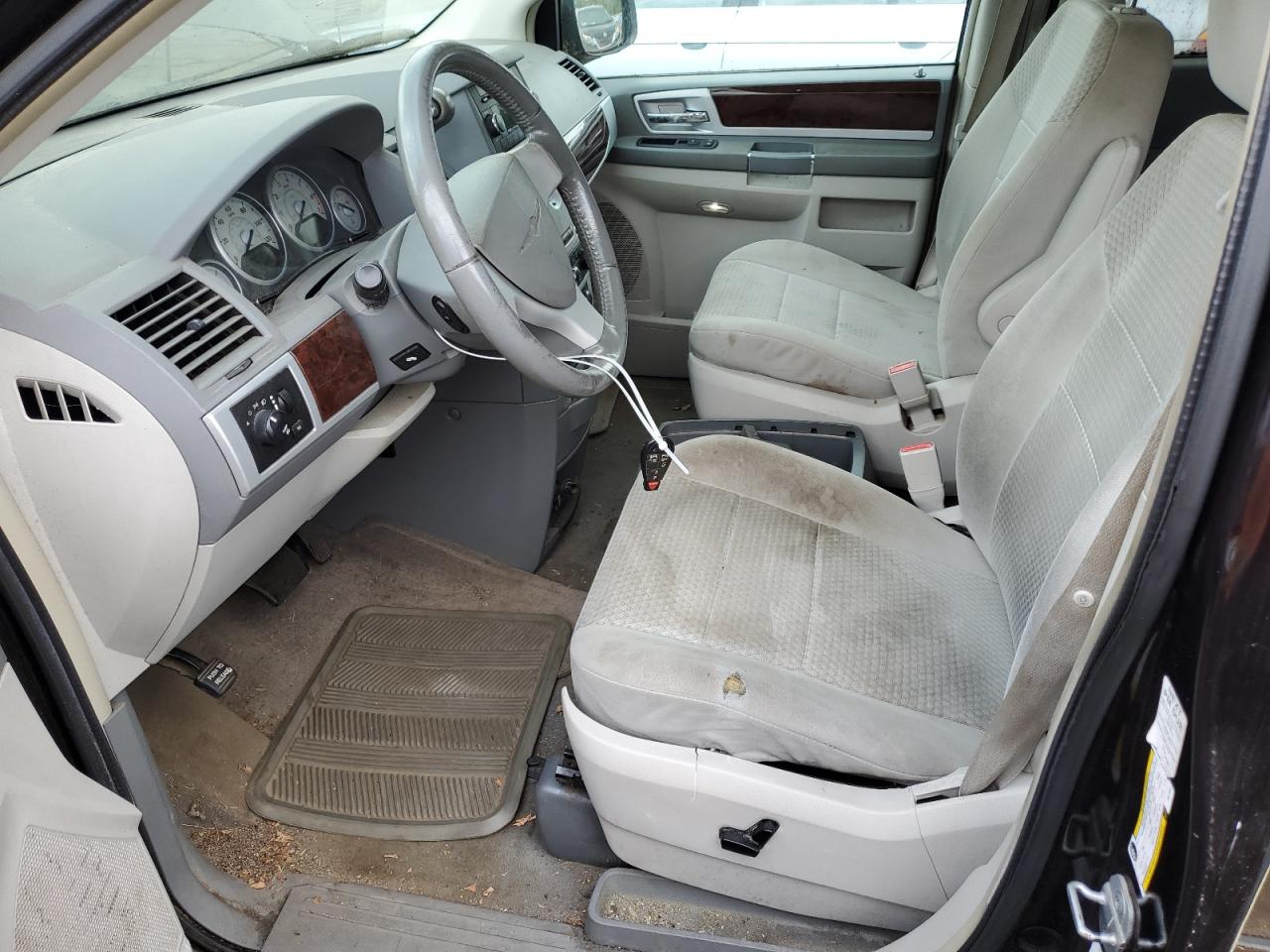 2010 Chrysler Town & Country Touring VIN: 2A4RR5D19AR270942 Lot: 65290764