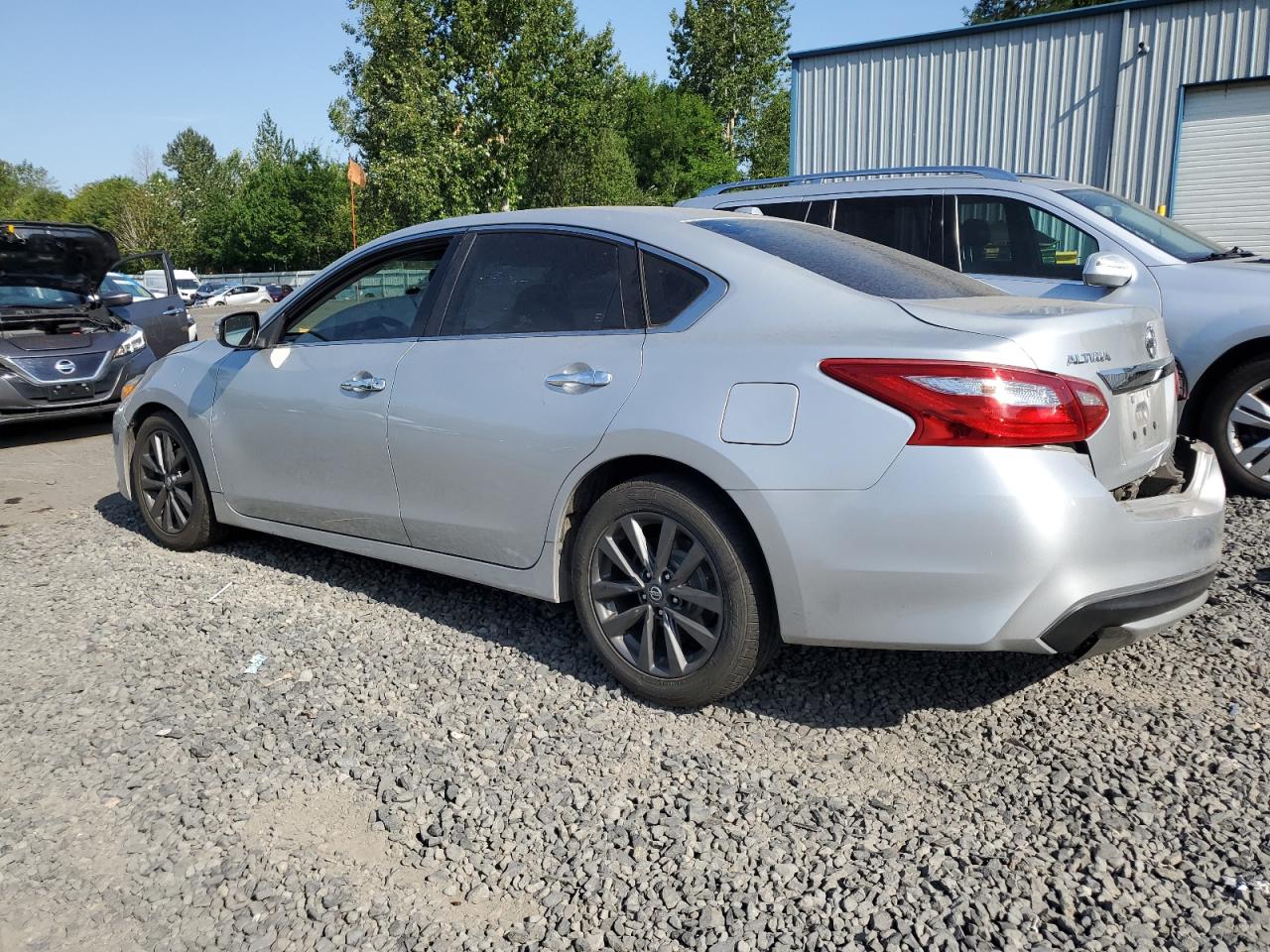 1N4AL3AP9HC207964 2017 NISSAN ALTIMA - Image 2