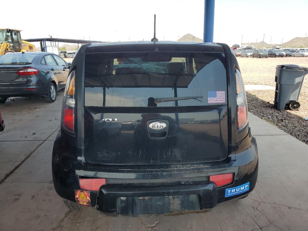 KNDJT2A25A7125687 2010 Kia Soul +