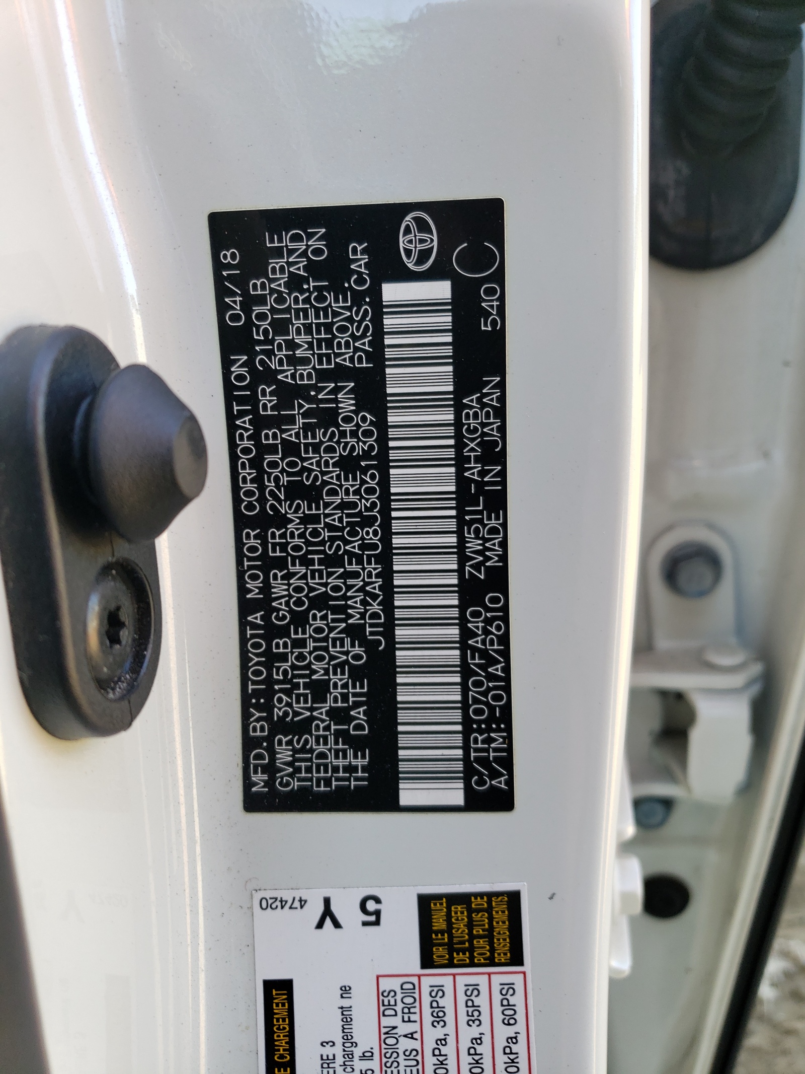 JTDKARFU8J3061309 2018 Toyota Prius