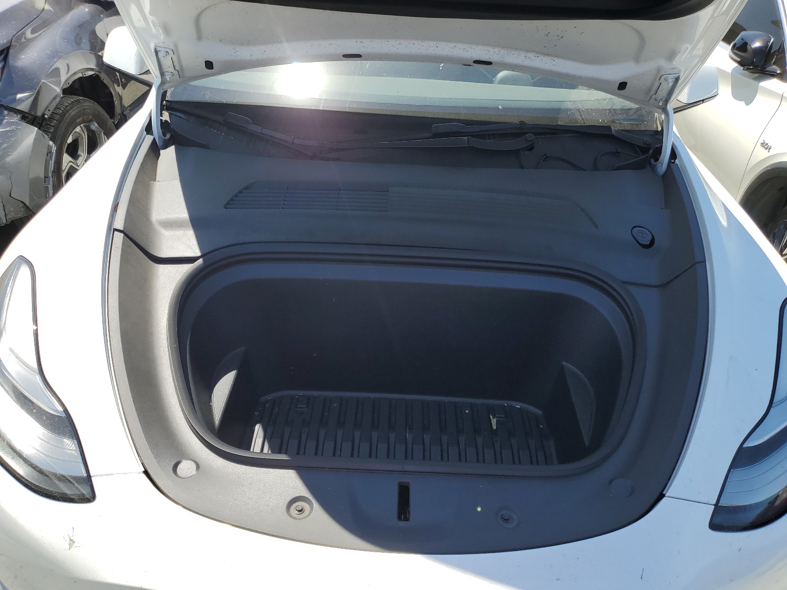 5YJYGDEE2MF173200 2021 Tesla Model Y