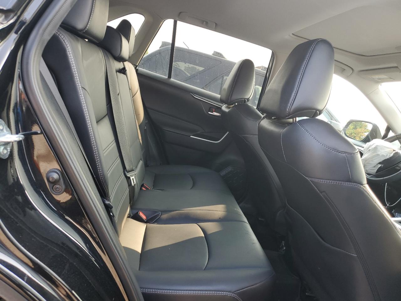 2021 Toyota Rav4 Xle Premium VIN: 2T3A1RFV4MC188582 Lot: 64929094