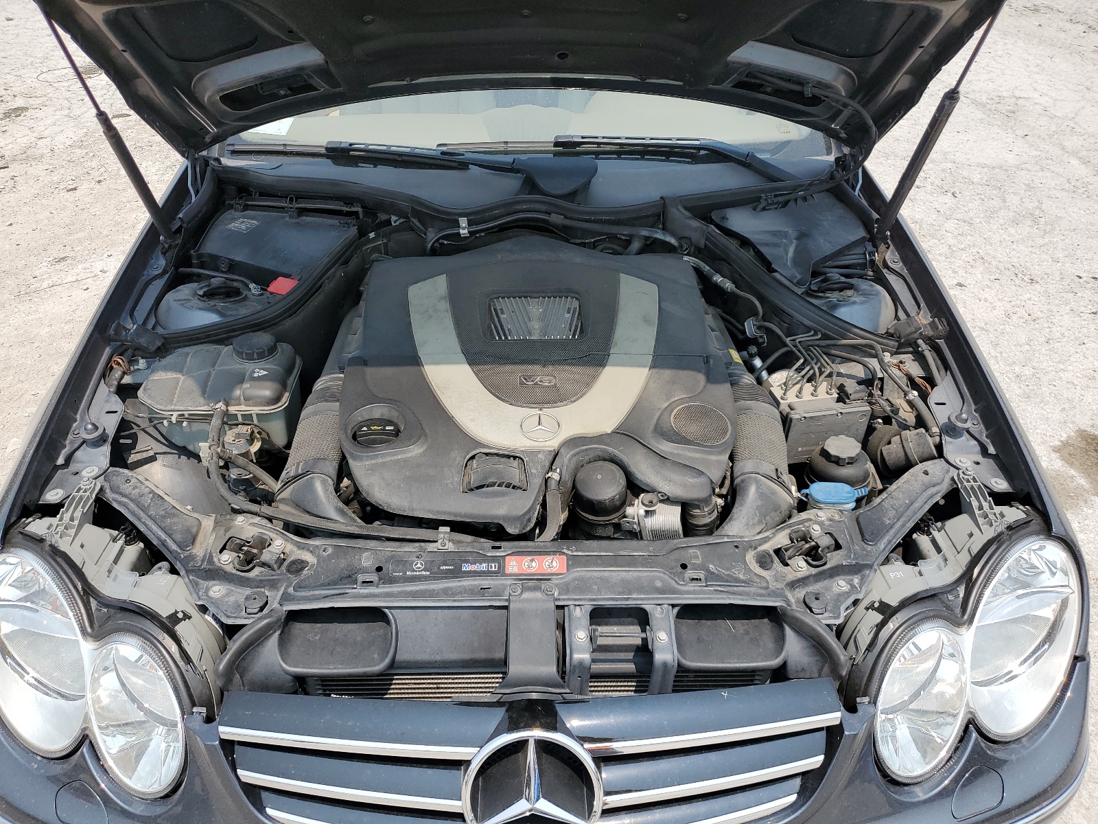 WDBTJ72H79F263939 2009 Mercedes-Benz Clk 550