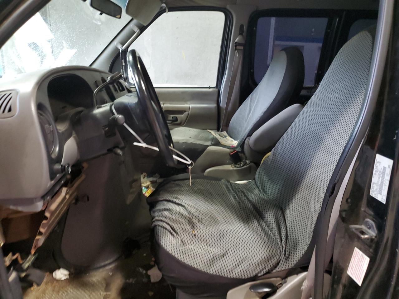 2001 Ford Econoline E150 Van VIN: 1FTRE14281HB74329 Lot: 64506784