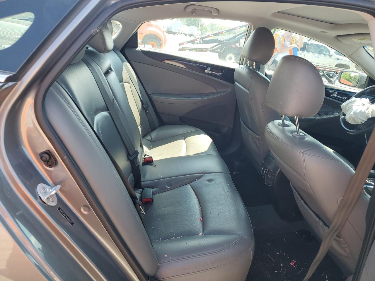 2013 Hyundai Sonata Se - image 10