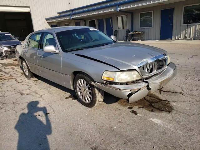 2006 Lincoln Town Car Signature VIN: 1LNHM81W06Y608468 Lot: 61748354