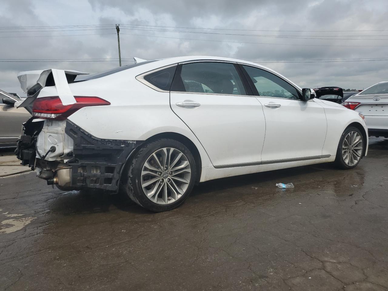 2015 Hyundai Genesis 3.8L VIN: KMHGN4JE0FU052811 Lot: 63418674