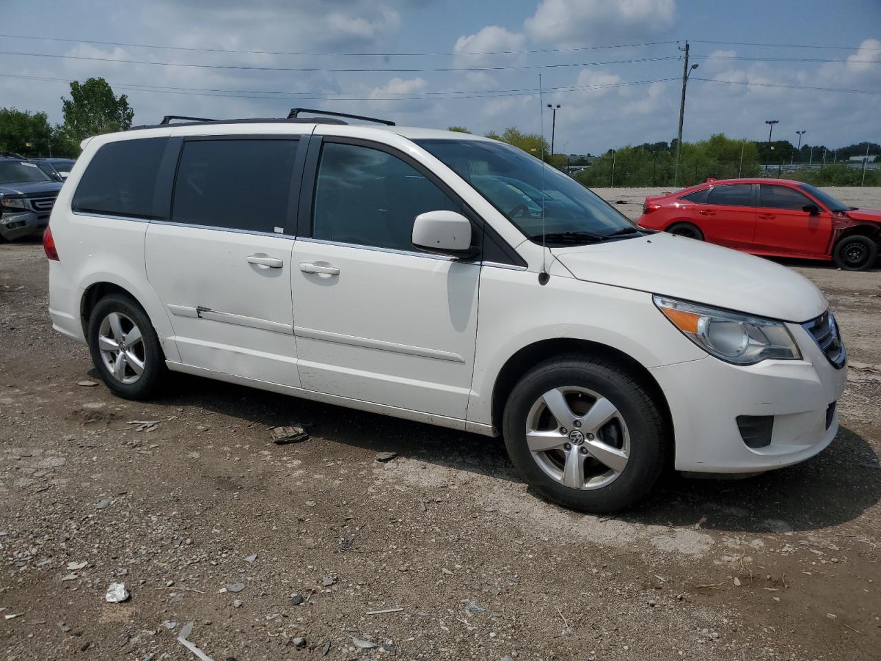 2011 Volkswagen Routan Se VIN: 2V4RW3DG4BR738896 Lot: 64270344