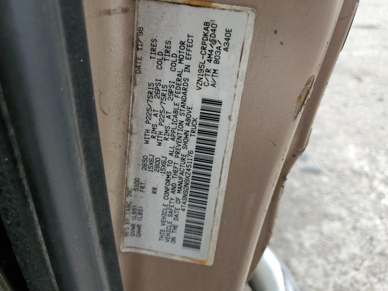 1999 Toyota Tacoma Xtracab Prerunner VIN: 4TASN92N9XZ451176 Lot: 64121204