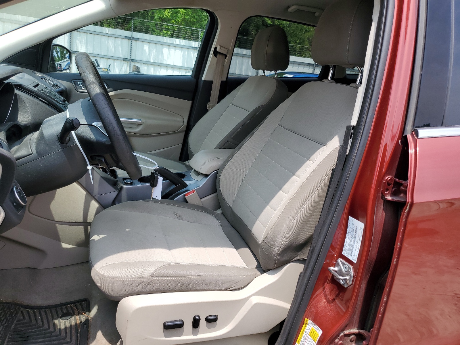 1FMCU9GXXFUB13329 2015 Ford Escape Se