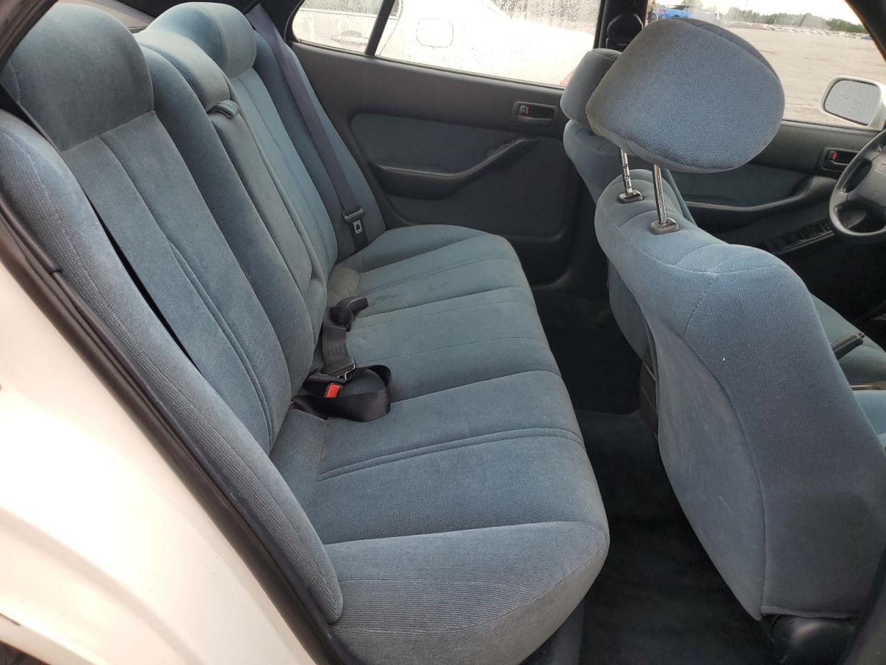 1993 Toyota Camry Le VIN: 4T1SK12E9PU210628 Lot: 65119444