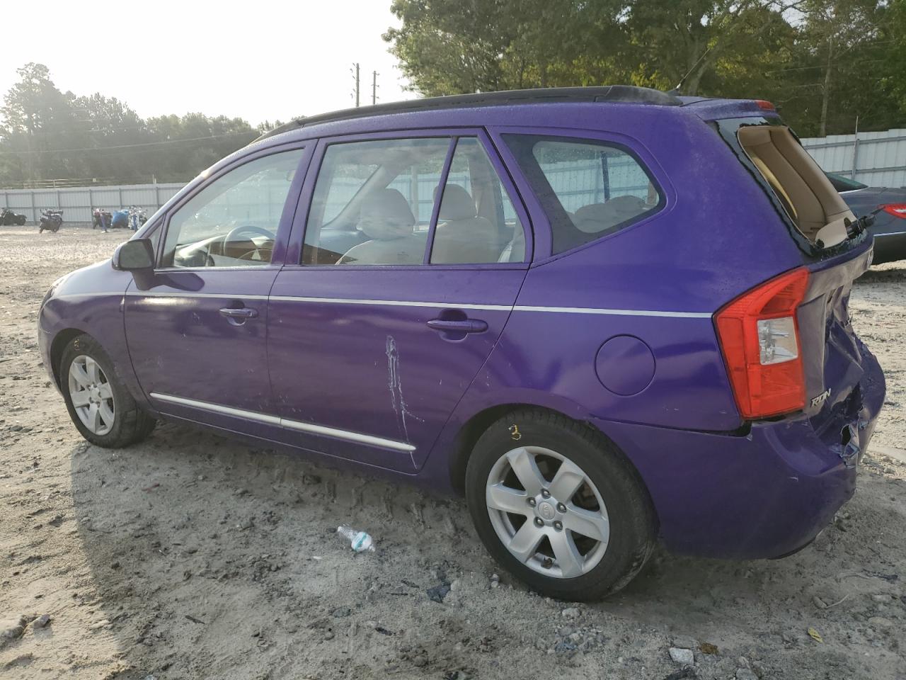 2008 Kia Rondo Lx VIN: KNAFG526087124001 Lot: 63678624