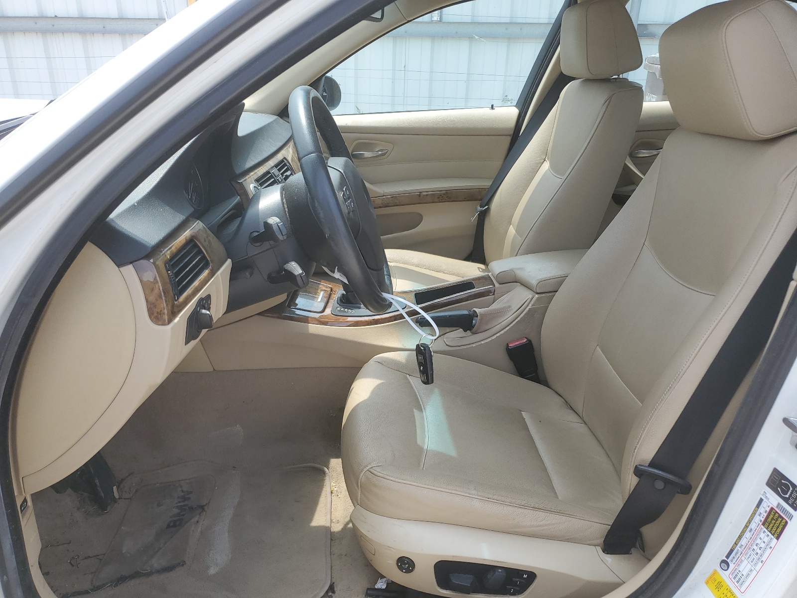 WBAVC93527KX56501 2007 BMW 328 Xi