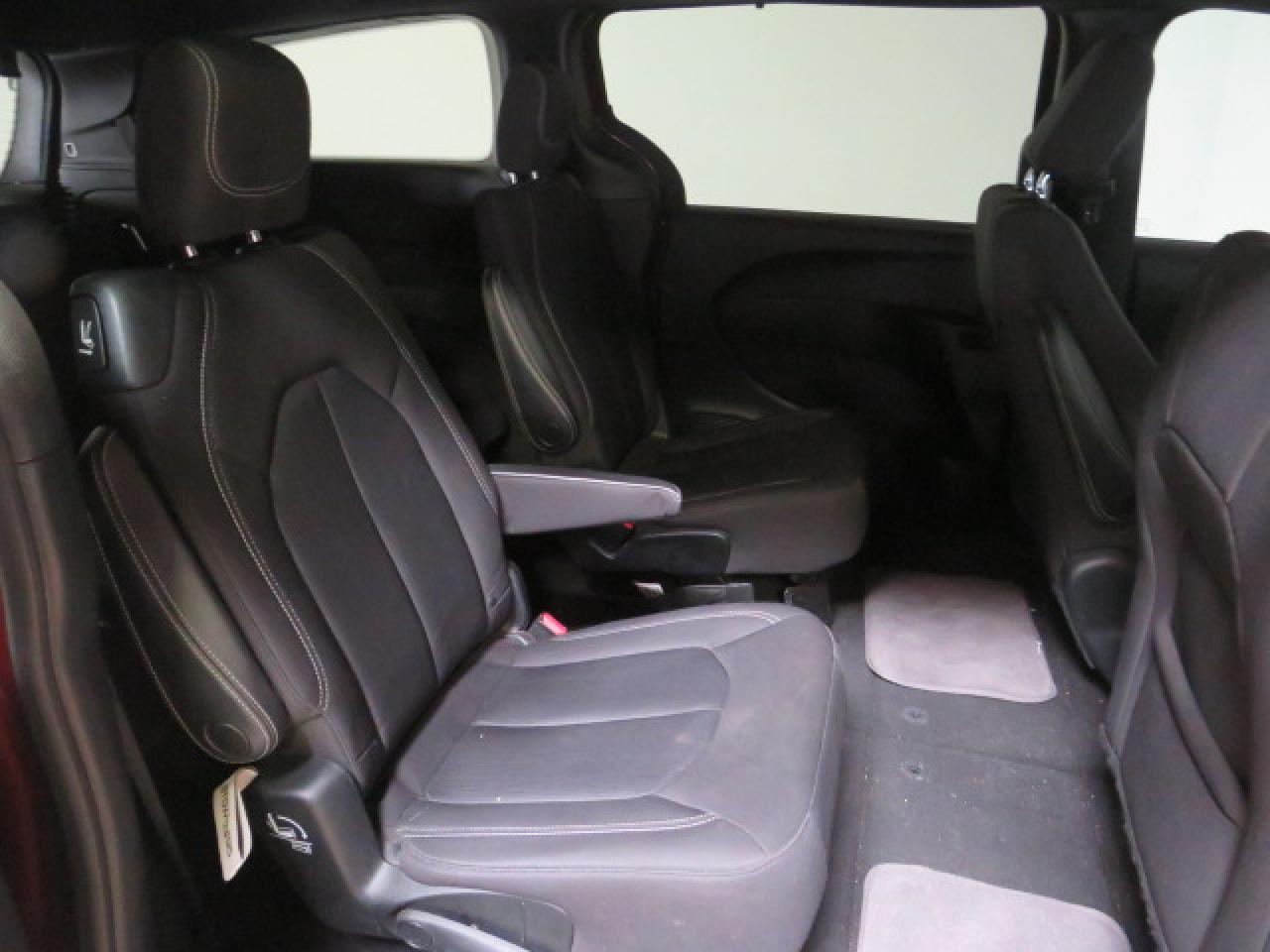 2018 Chrysler Pacifica - Image 6