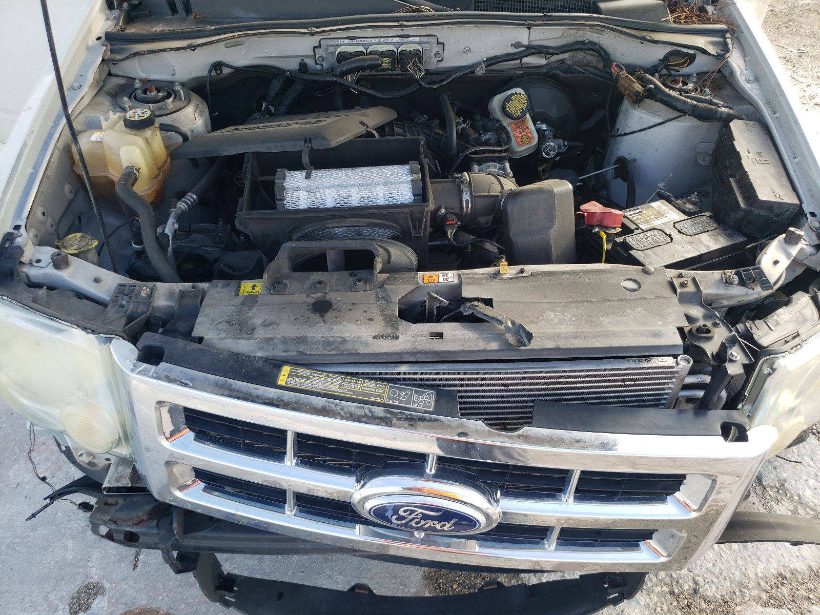 1FMCU0EG8AKB08553 2010 Ford Escape Limited