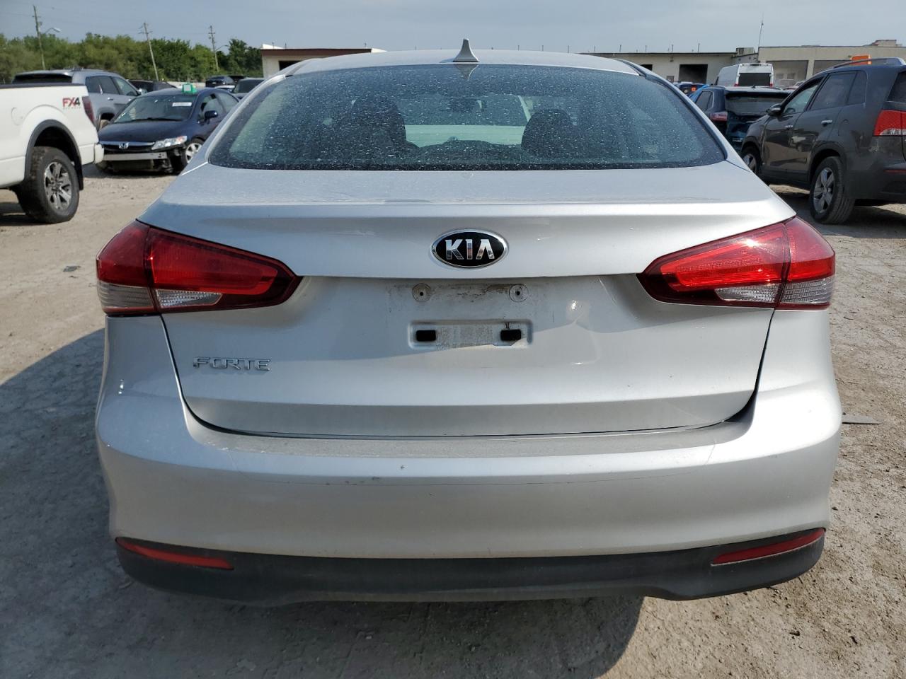 2017 Kia Forte Lx VIN: 3KPFK4A72HE045077 Lot: 63872124