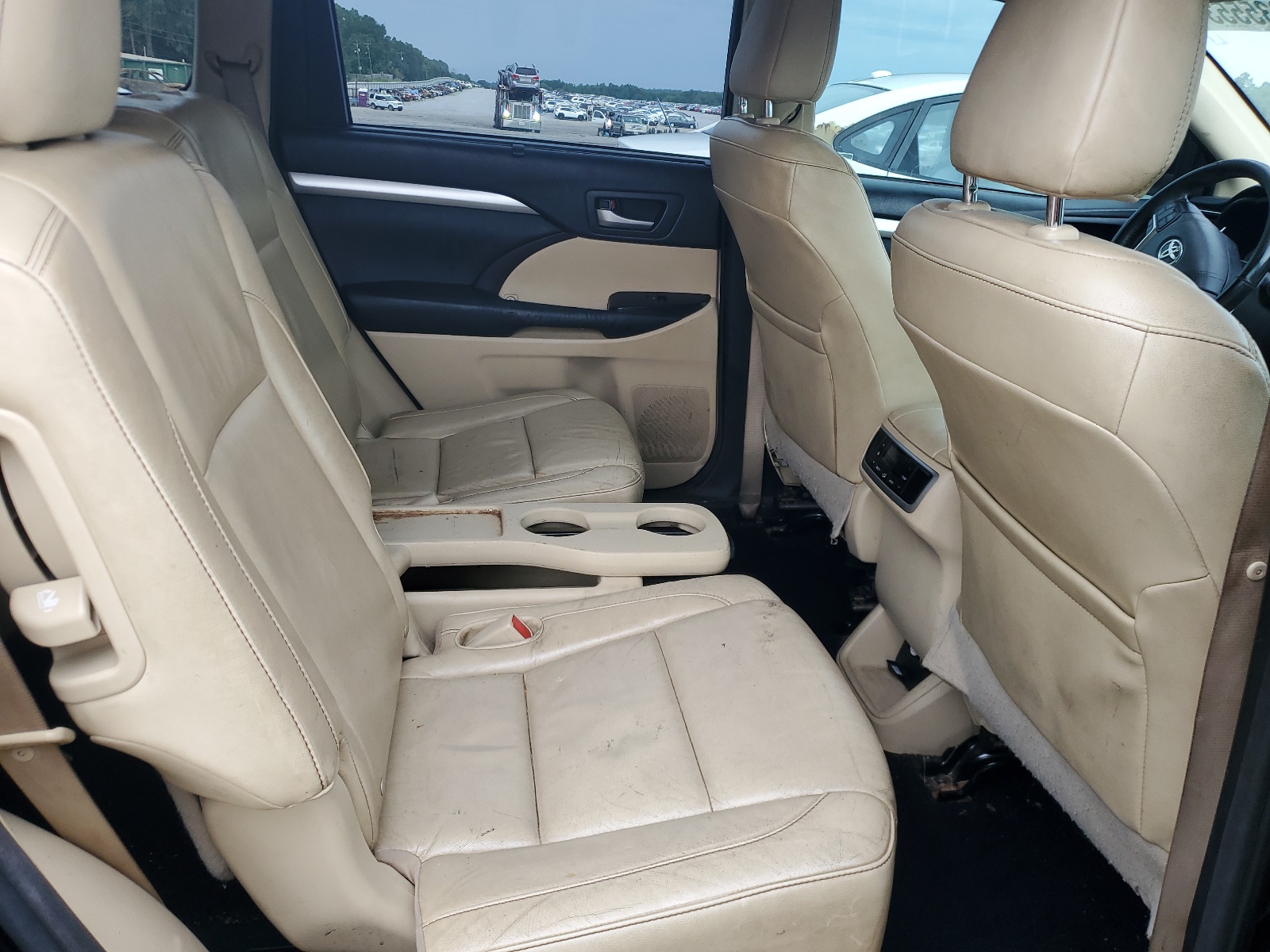 5TDKKRFH0FS073573 2015 Toyota Highlander Xle