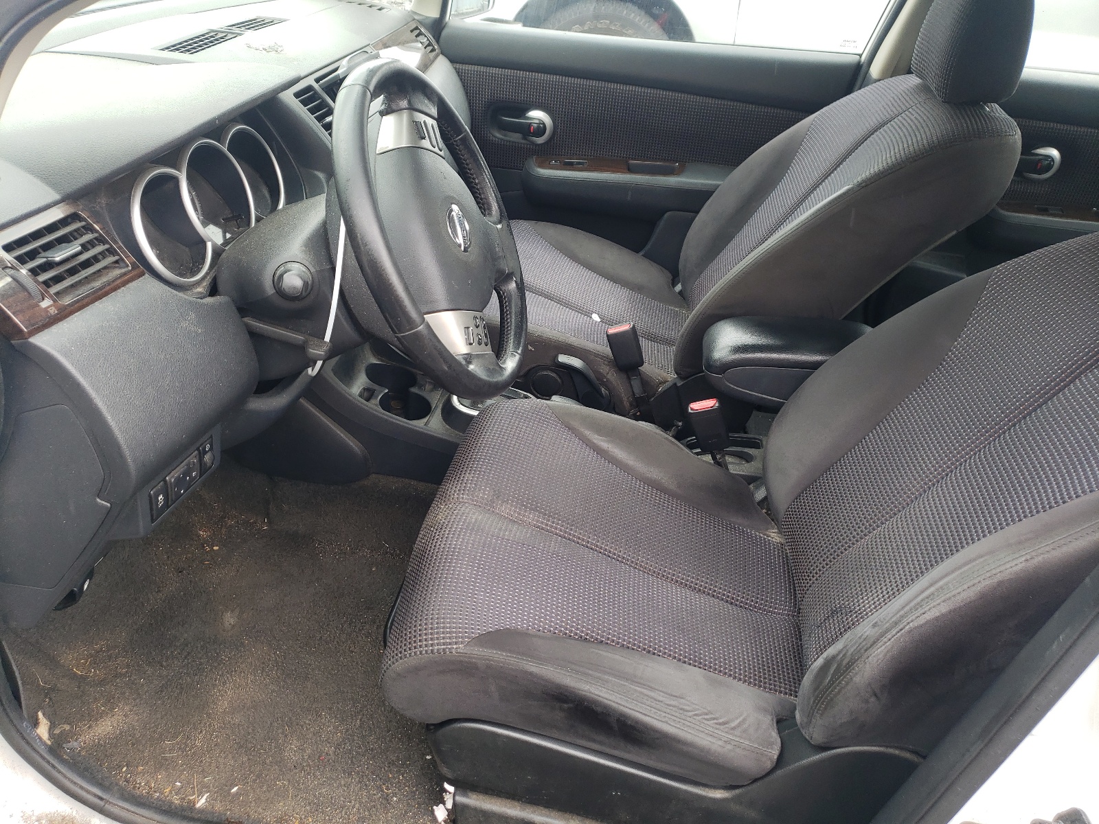 3N1BC1AP6AL368272 2010 Nissan Versa S