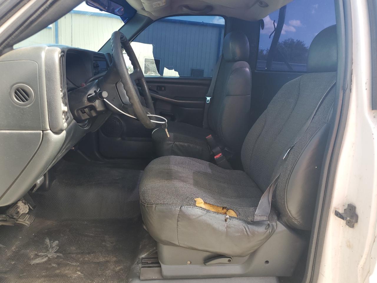 2002 GMC New Sierra C1500 VIN: 1GTEC14V52E164049 Lot: 61678944