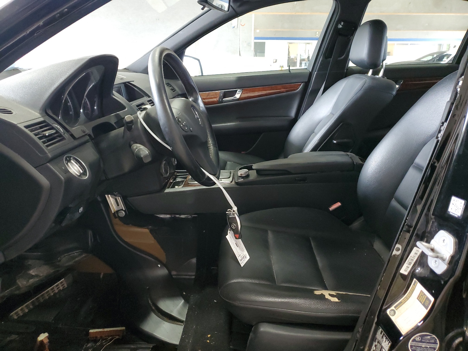 WDDGF8BB7BR172900 2011 Mercedes-Benz C 300 4Matic