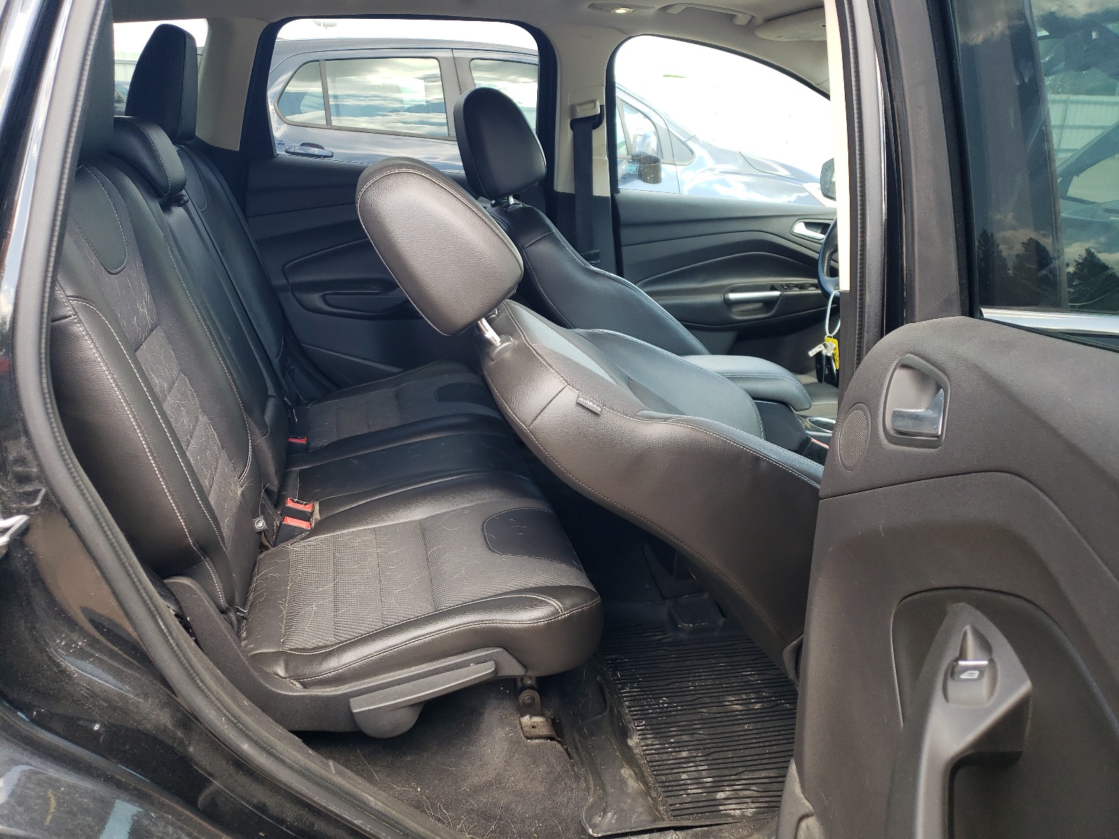 1FMCU9J95DUB06781 2013 Ford Escape Titanium