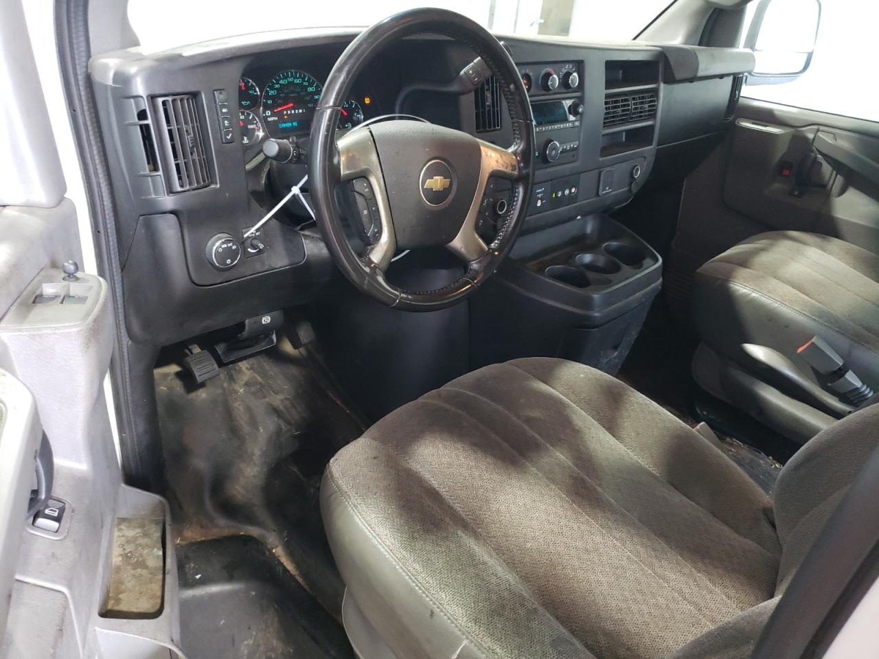 2018 Chevrolet Express - Image 8