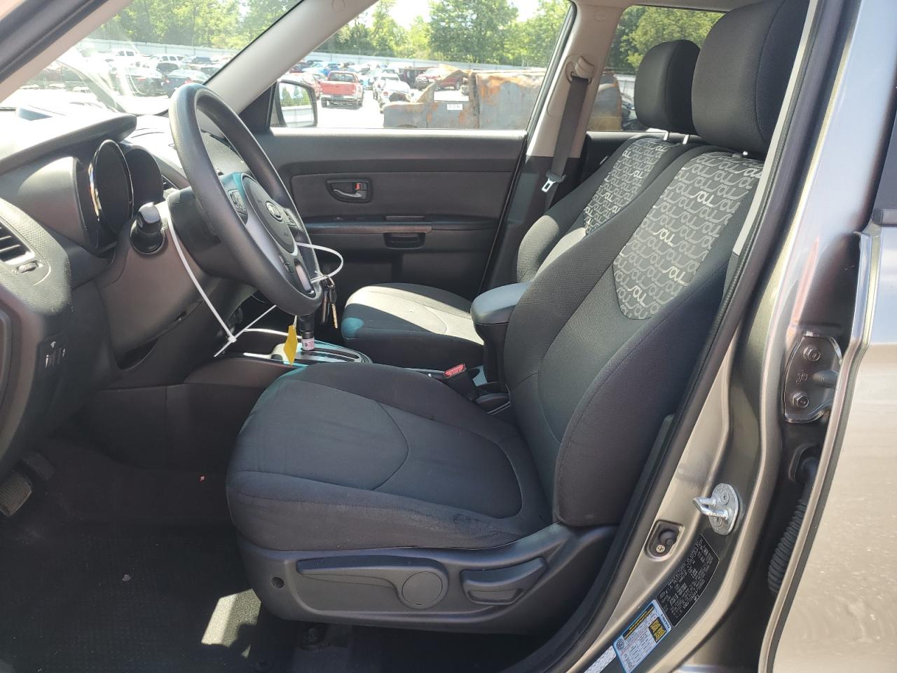 2010 Kia Soul + VIN: KNDJT2A24A7113935 Lot: 61489814