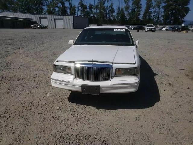 1997 Lincoln Town Car Executive VIN: 1LNLM81W2VY731472 Lot: 63933944