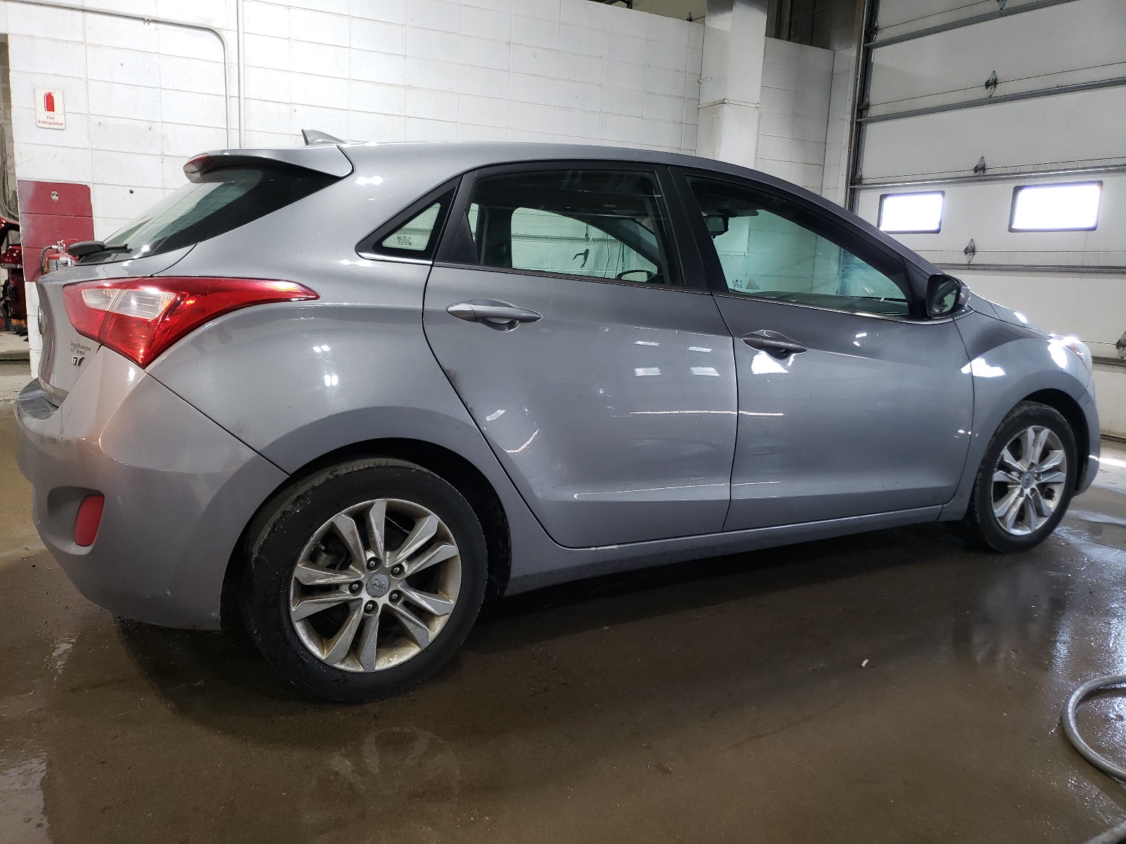 2013 Hyundai Elantra Gt vin: KMHD35LE8DU139736