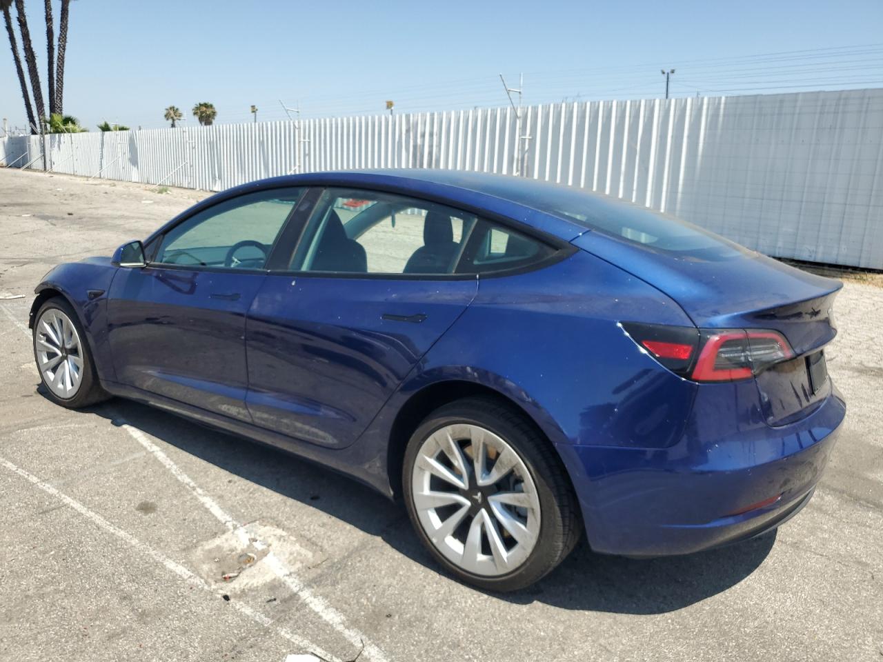 5YJ3E1EB2NF188608 2022 TESLA MODEL 3 - Image 2