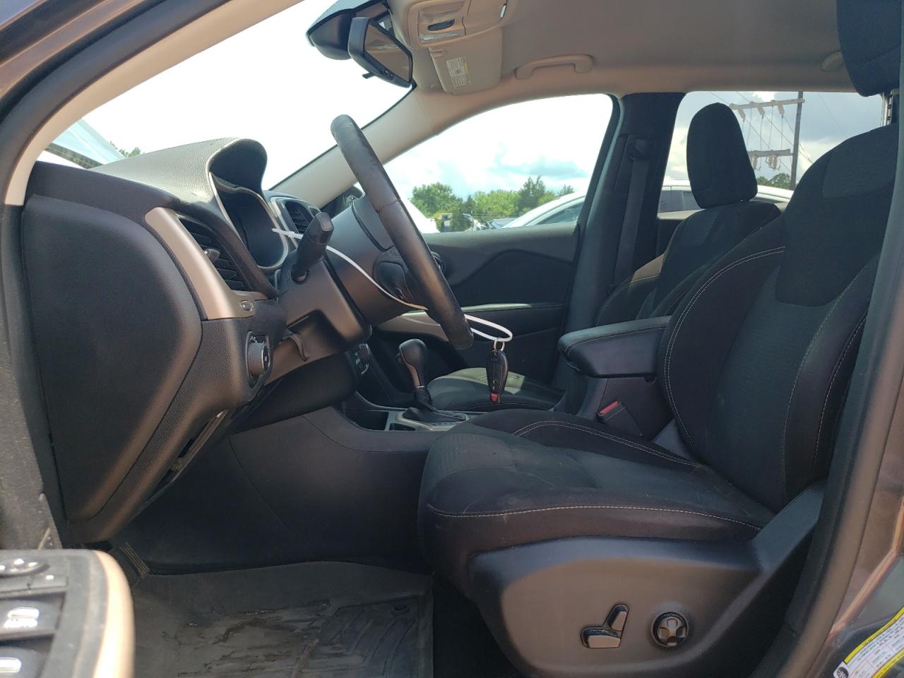 2017 Jeep Cherokee Latitude VIN: 1C4PJLCB9HD232076 Lot: 61882554