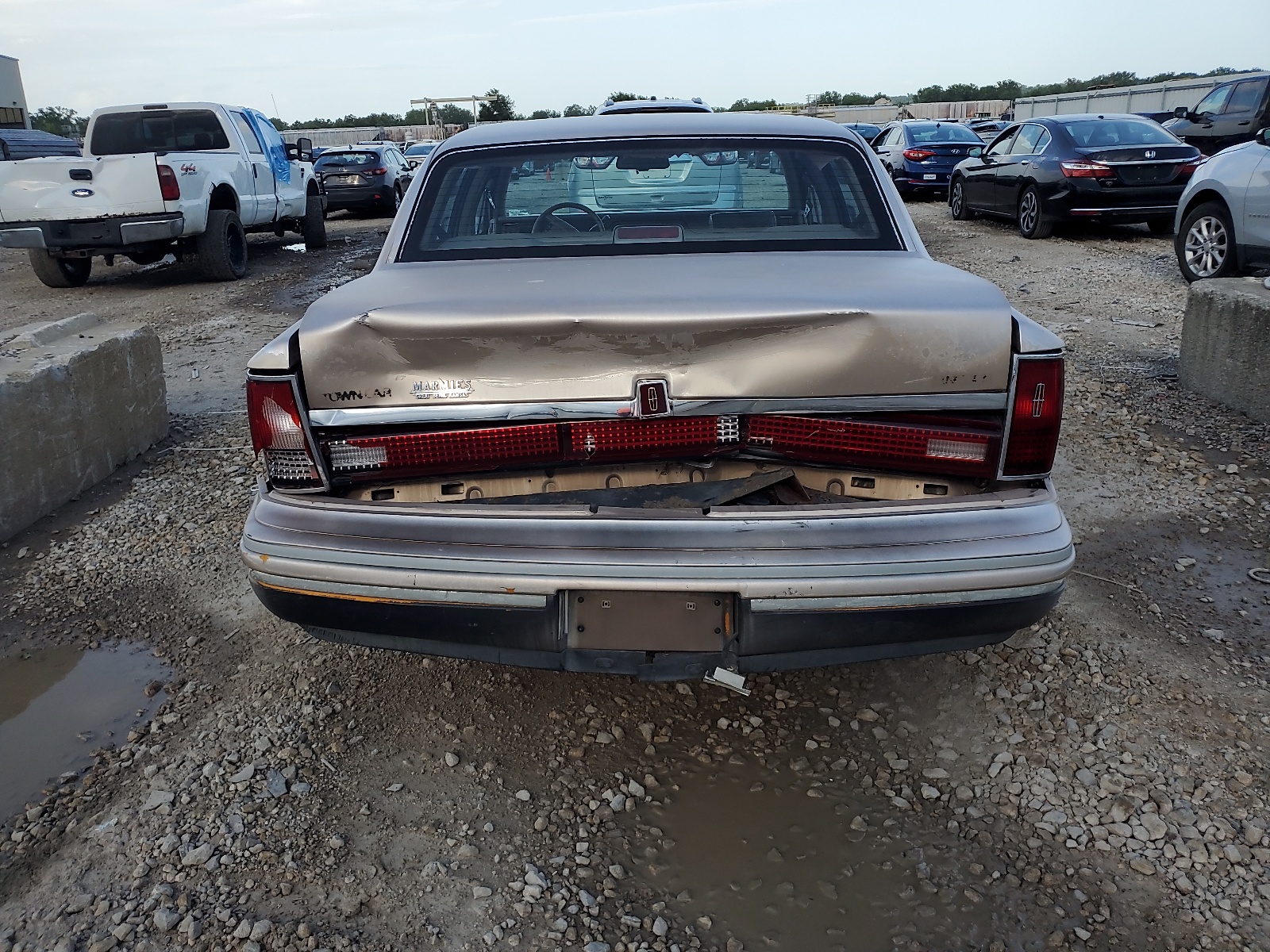 1LNLM82W1PY612992 1993 Lincoln Town Car Signature