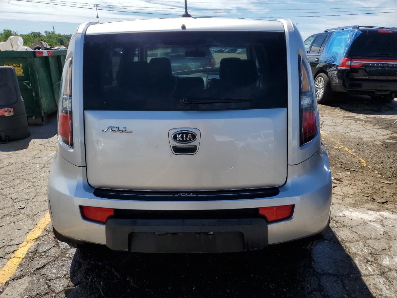 2011 Kia Soul + VIN: KNDJT2A22B7706534 Lot: 60840614