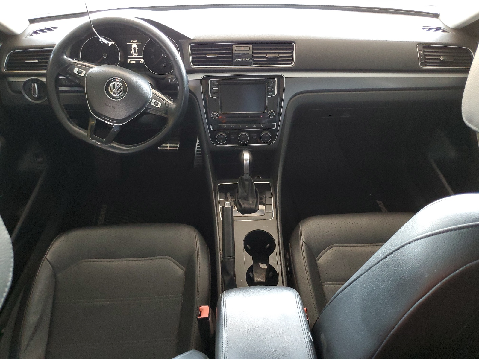 1VWAA7A34JC036046 2018 Volkswagen Passat S