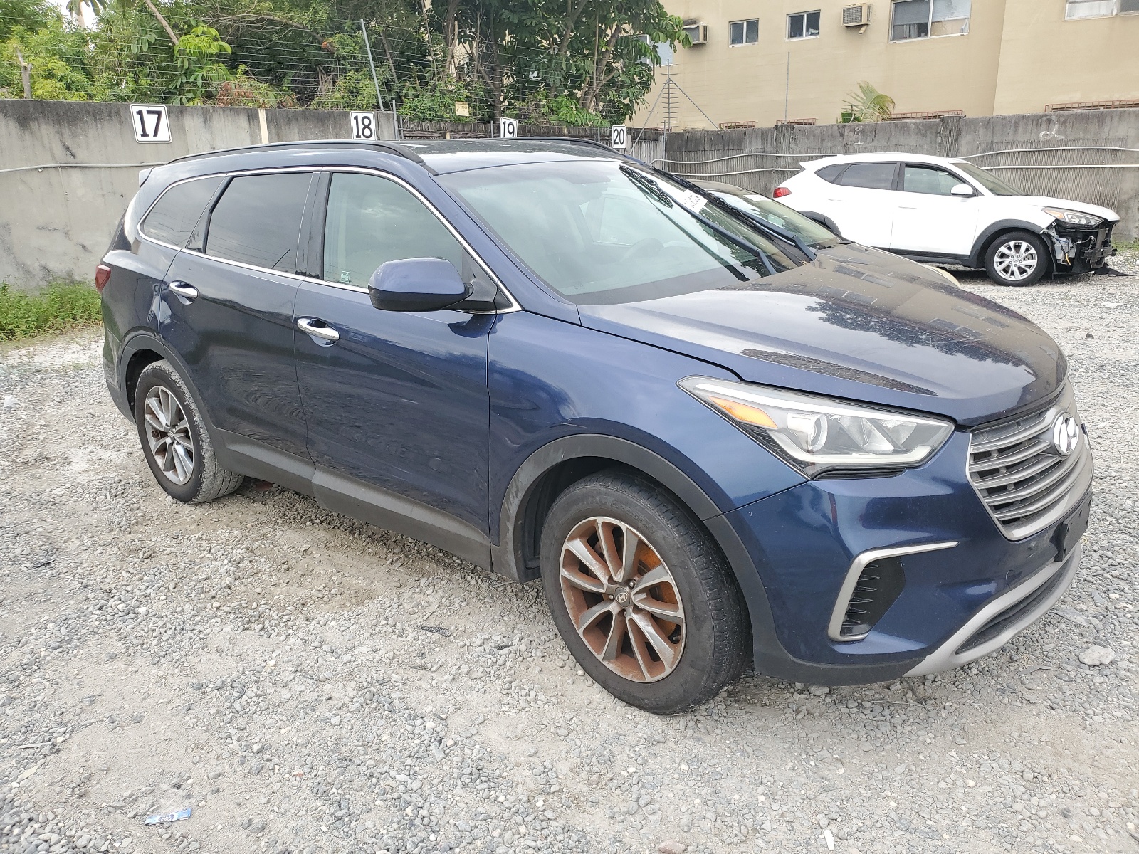 2017 Hyundai Santa Fe Se vin: KM8SM4HF4HU181228