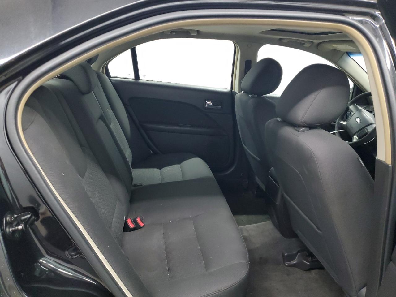 2011 Ford Fusion Se VIN: 3FAHP0HA5BR120221 Lot: 63978974