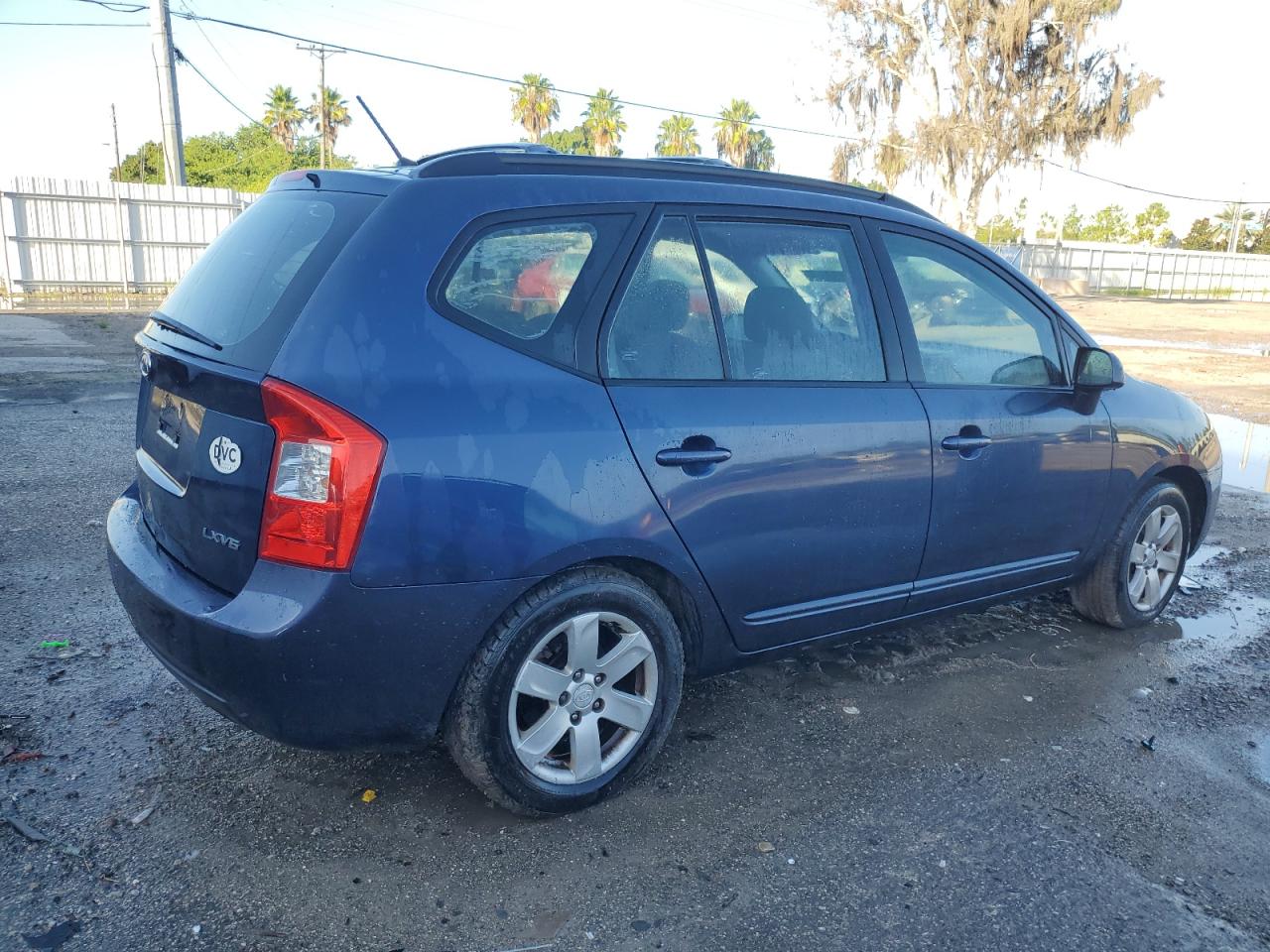 2008 Kia Rondo Lx VIN: KNAFG526987168501 Lot: 63699064