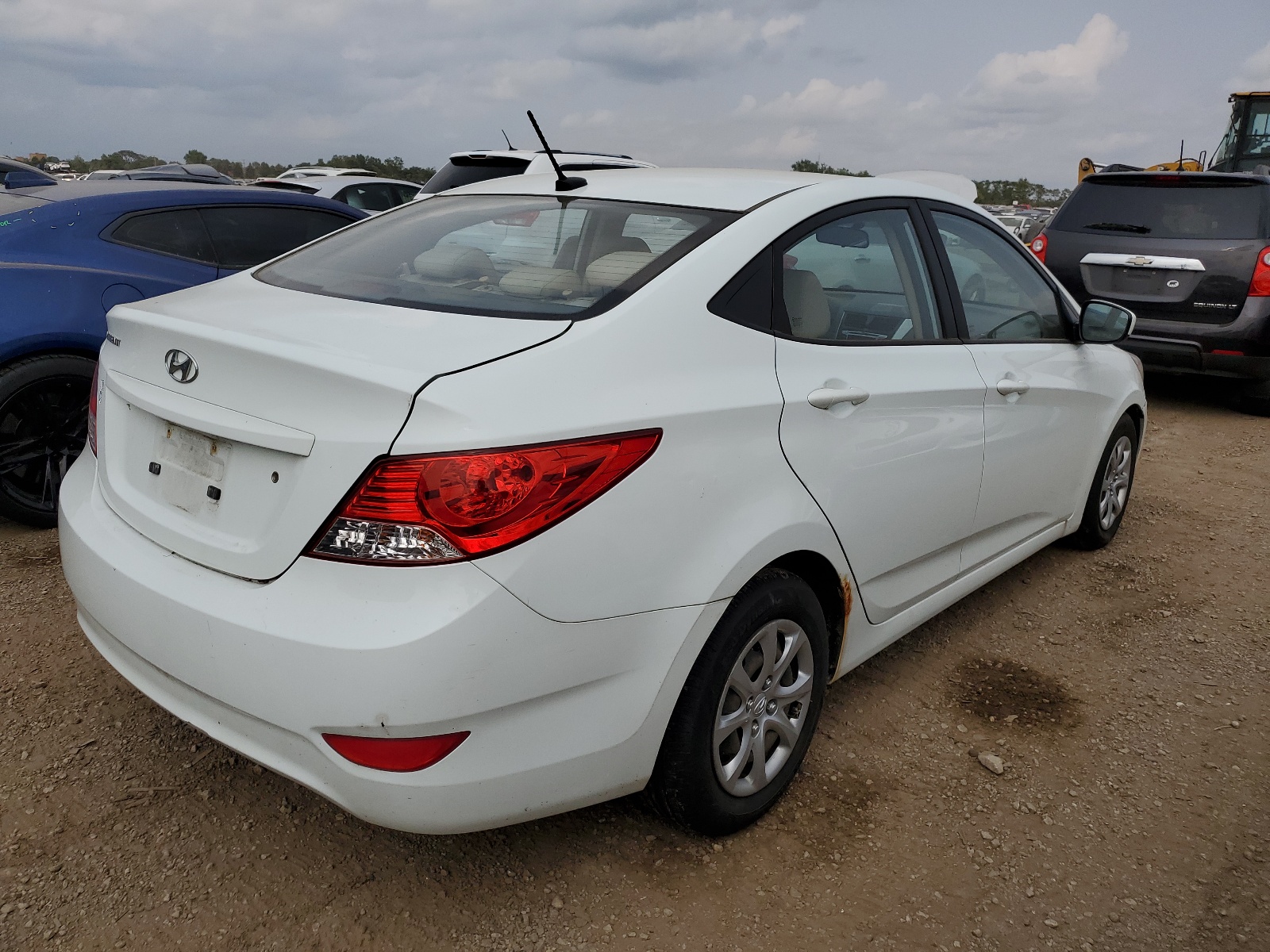 2013 Hyundai Accent Gls vin: KMHCT4AE3DU335334