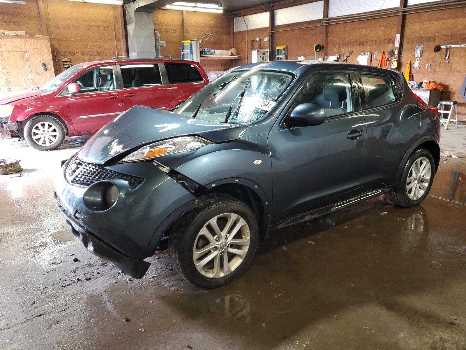 2012 Nissan Juke S vin: JN8AF5MV2CT122744