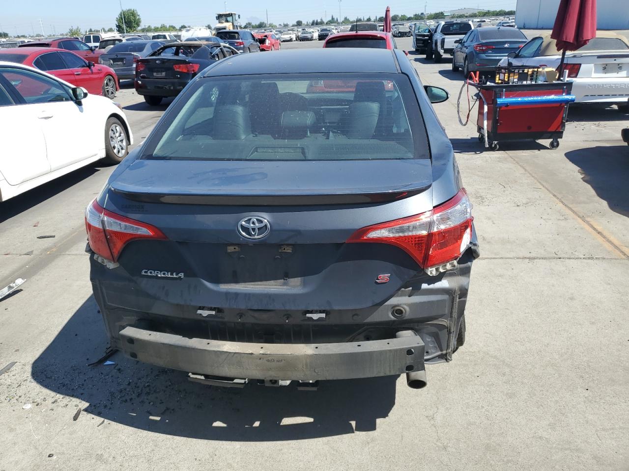 2015 Toyota Corolla L VIN: 5YFBURHE7FP365677 Lot: 61741804