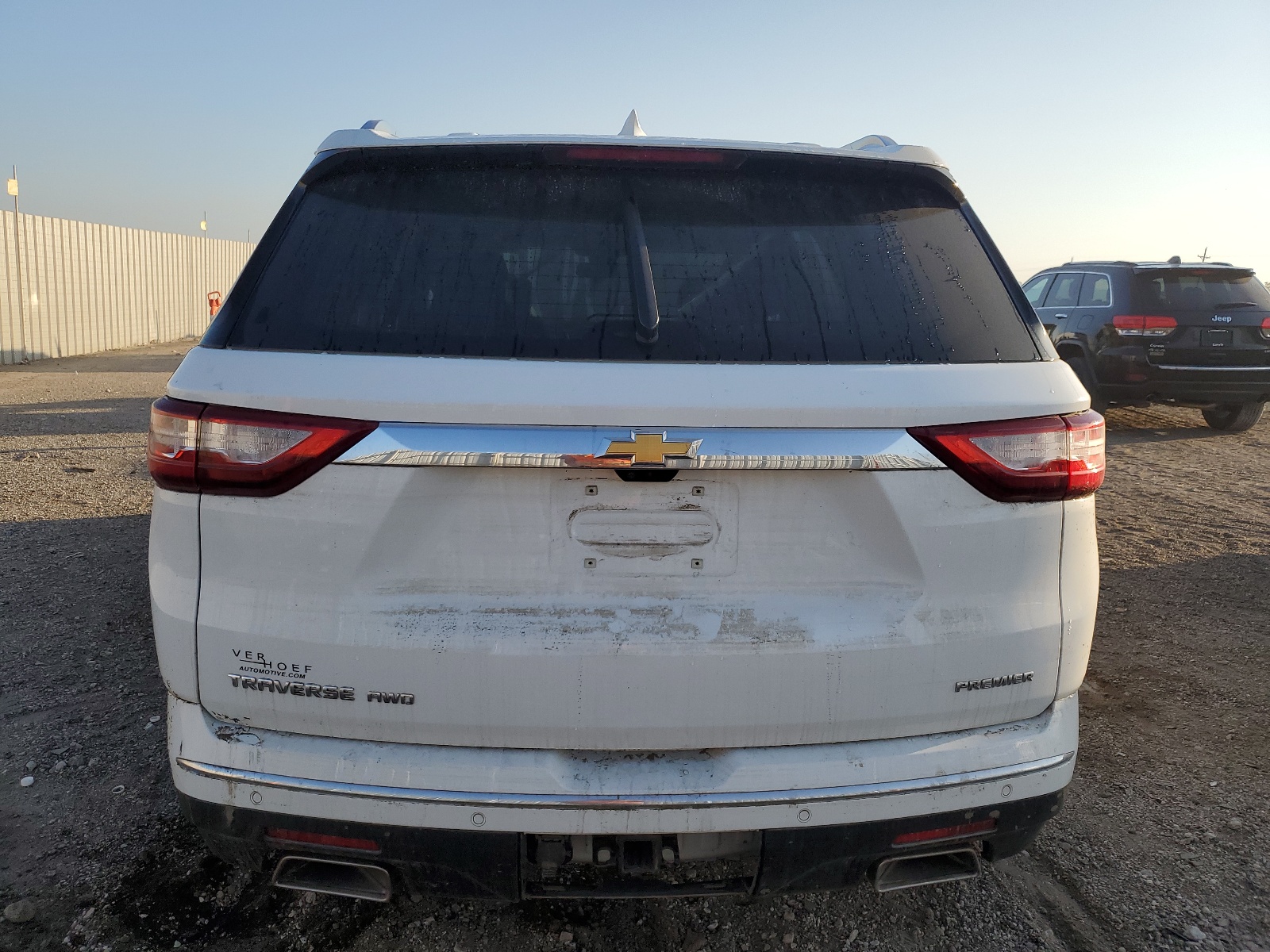 1GNEVKKW8LJ303828 2020 Chevrolet Traverse Premier