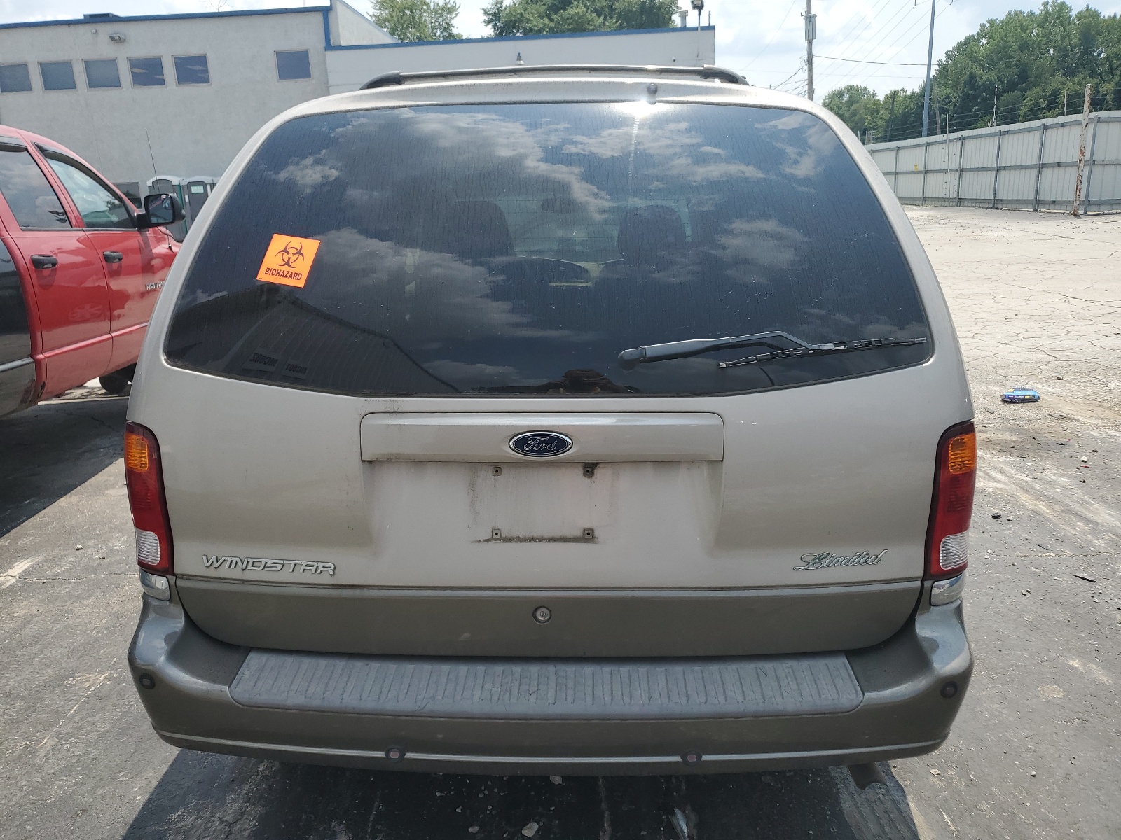 2FMDA58471BC10173 2001 Ford Windstar Limited