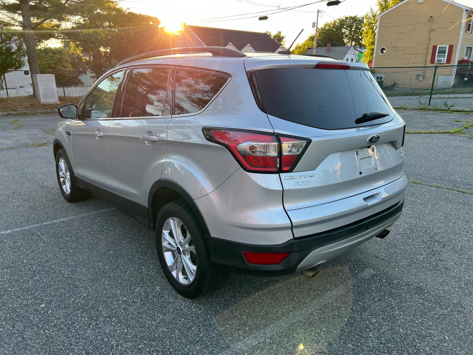 2018 Ford Escape Se vin: 1FMCU9GD7JUA06043