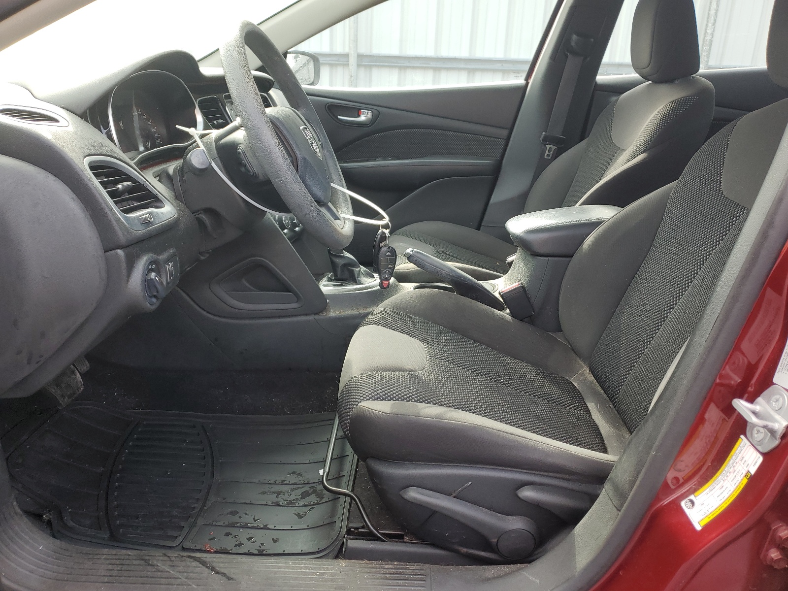 1C3CDFAA2FD267772 2015 Dodge Dart Se