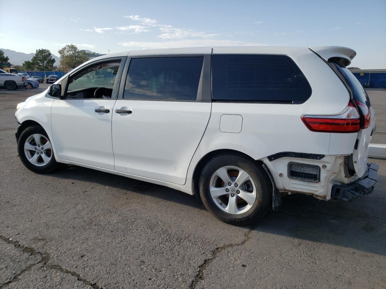2017 Toyota Sienna - Image 2