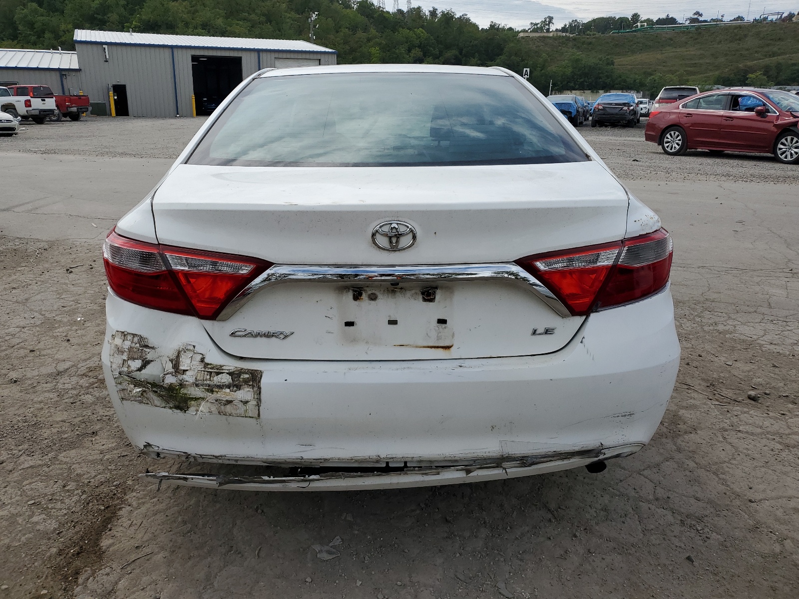 2016 Toyota Camry Le vin: 4T4BF1FK6GR584771