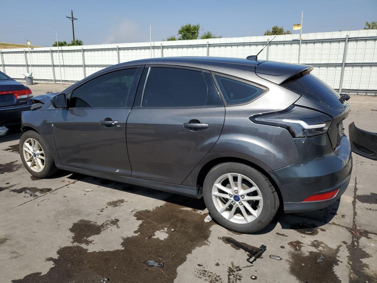 VIN 1FADP3K23JL258371 2018 FORD FOCUS no.2